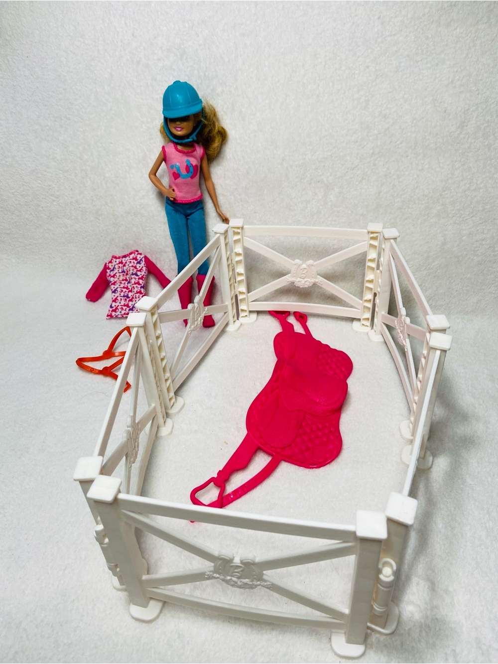 2018 Barbie Horse Riding Stacie Doll + Barbie Fencing + Barbie Saddle